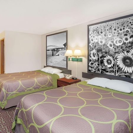 ซูเปอร์ 8 บาย วินด์แฮม มัสคาไทน์ Hotel Muscatine ภายนอก รูปภาพ