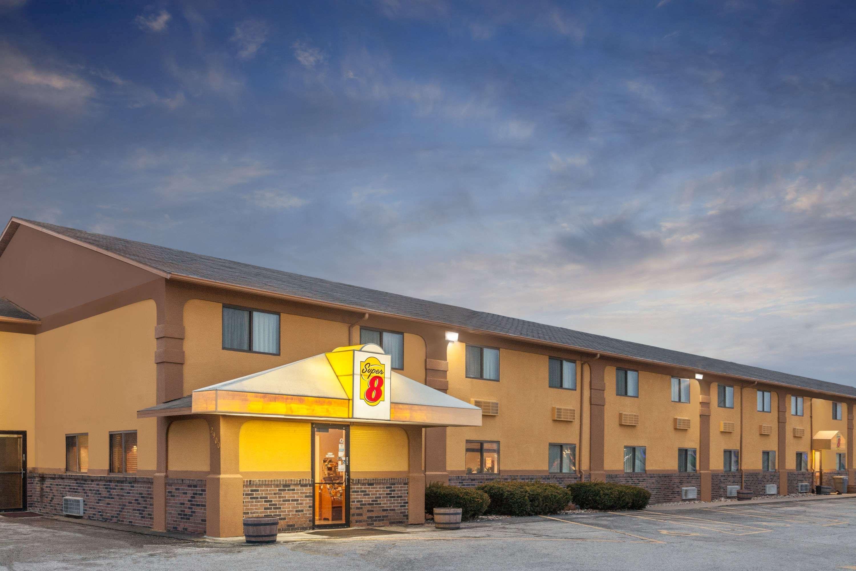 ซูเปอร์ 8 บาย วินด์แฮม มัสคาไทน์ Hotel Muscatine ภายนอก รูปภาพ