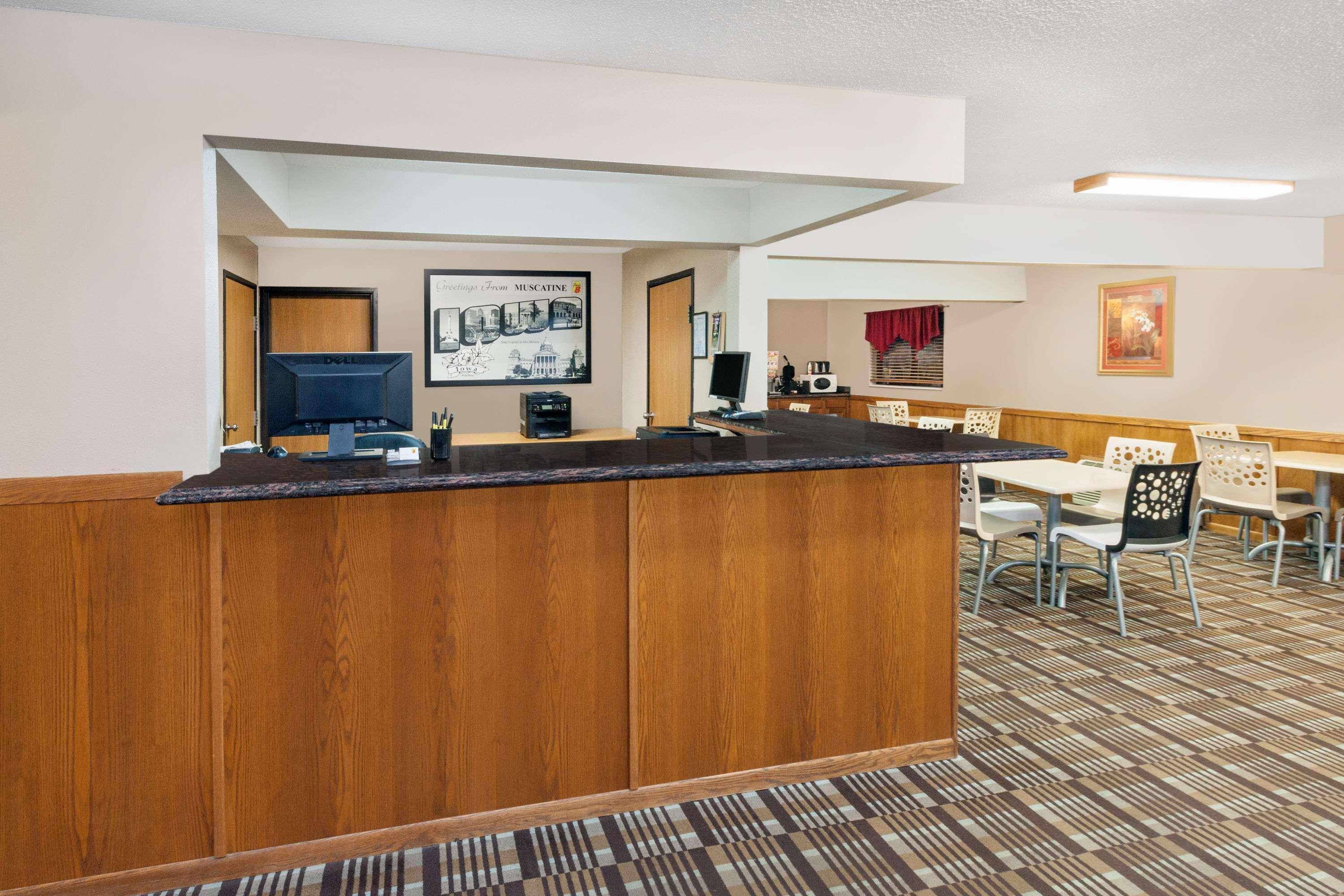 ซูเปอร์ 8 บาย วินด์แฮม มัสคาไทน์ Hotel Muscatine ภายนอก รูปภาพ