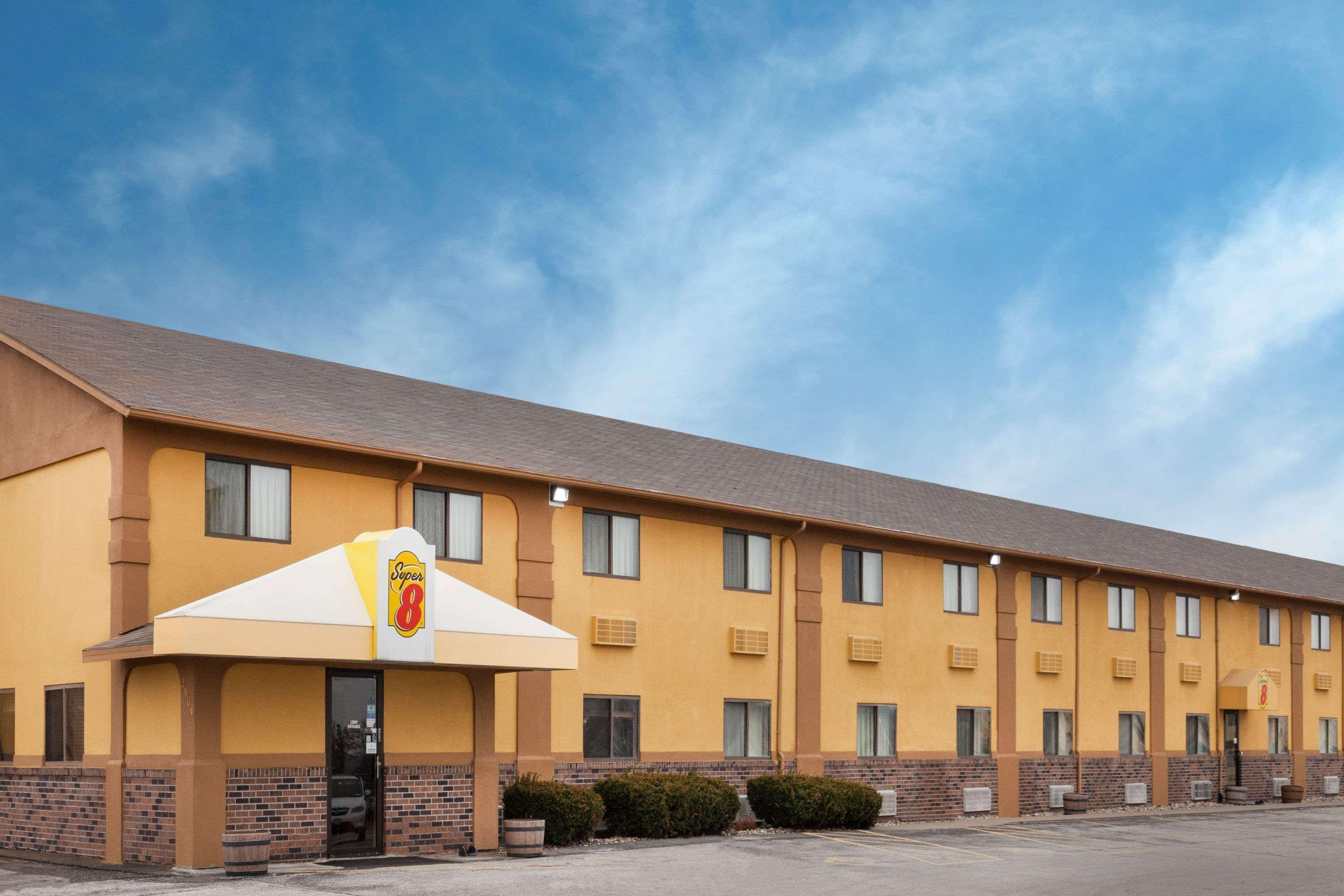ซูเปอร์ 8 บาย วินด์แฮม มัสคาไทน์ Hotel Muscatine ภายนอก รูปภาพ