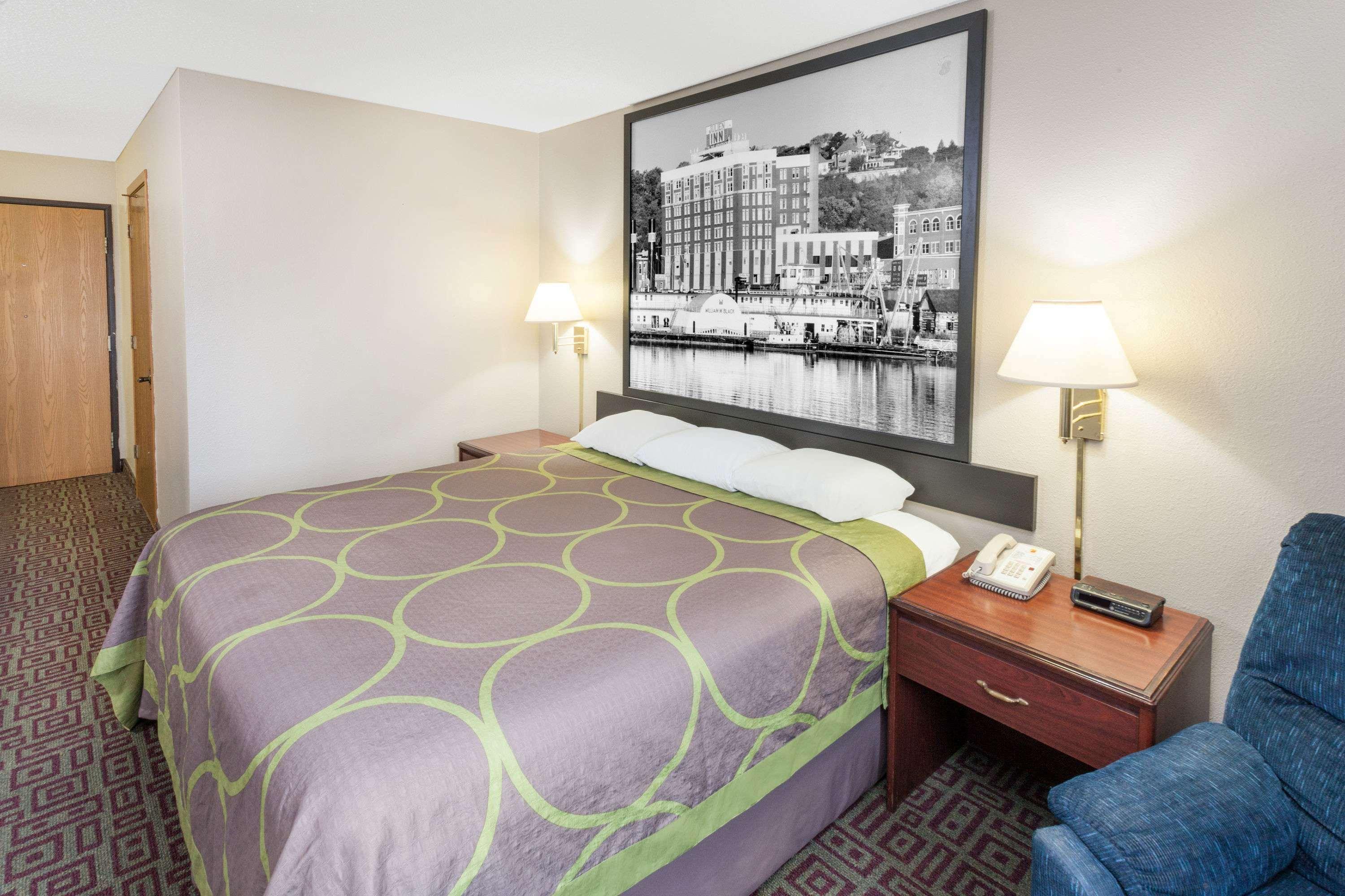 ซูเปอร์ 8 บาย วินด์แฮม มัสคาไทน์ Hotel Muscatine ภายนอก รูปภาพ