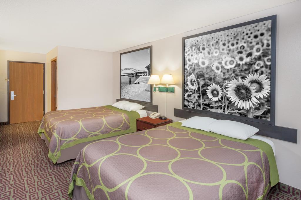ซูเปอร์ 8 บาย วินด์แฮม มัสคาไทน์ Hotel Muscatine ภายนอก รูปภาพ