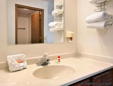 ซูเปอร์ 8 บาย วินด์แฮม มัสคาไทน์ Hotel Muscatine ภายนอก รูปภาพ