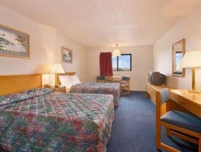 ซูเปอร์ 8 บาย วินด์แฮม มัสคาไทน์ Hotel Muscatine ภายนอก รูปภาพ